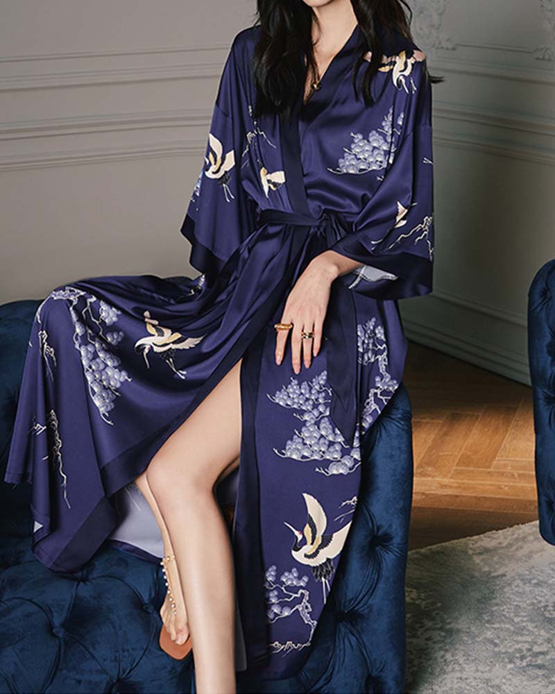 Light Luxury Satin Satin Pajamas With Three-Quarter Sleeves