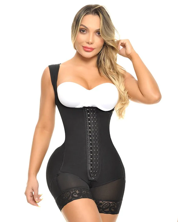 SHORT GIRDLE WITH WIDE STRAPS, SHOULDER BROOCH AND 3 ROWS OF MAGIC ENHANCEMENT BROOCHES