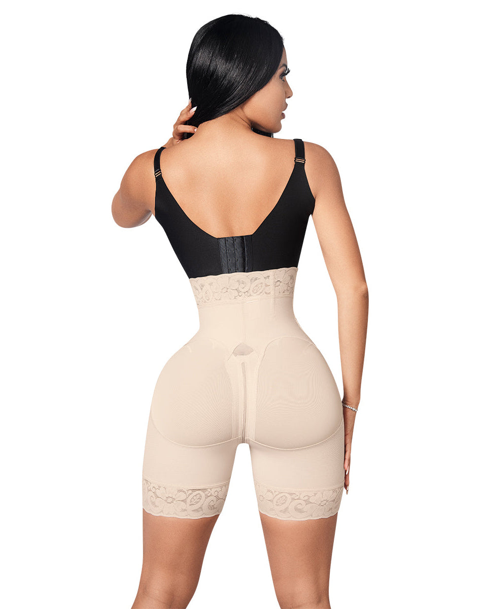 Shaper Short With Brooches